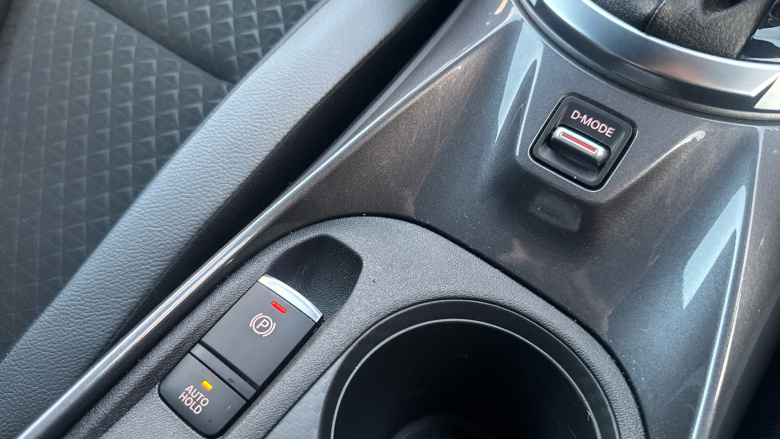 Nissan Juke 1.0 DiG-T 114 N-Connecta 5dr DCT Petrol Hatchback